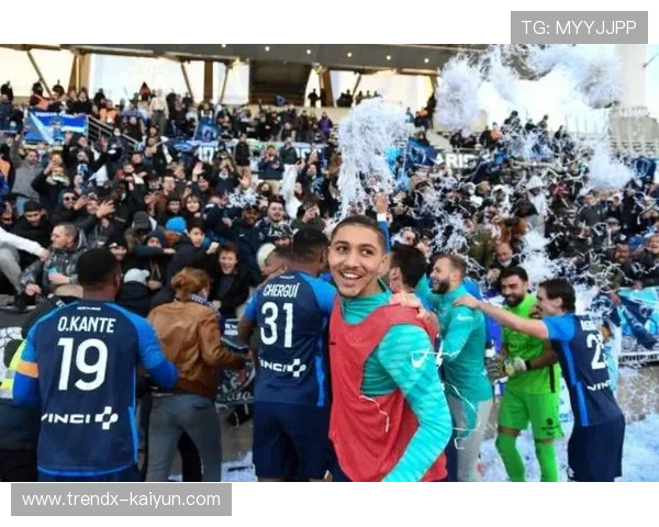 “巴黎FC重返法甲，浪漫之都德比战激发本土热情”